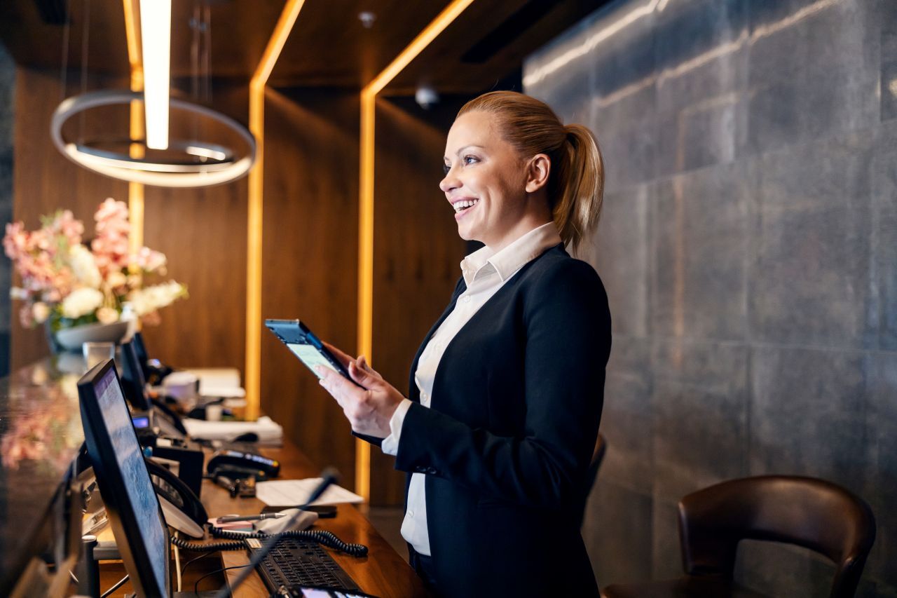 Hotel_Booking_Lobby_Sales